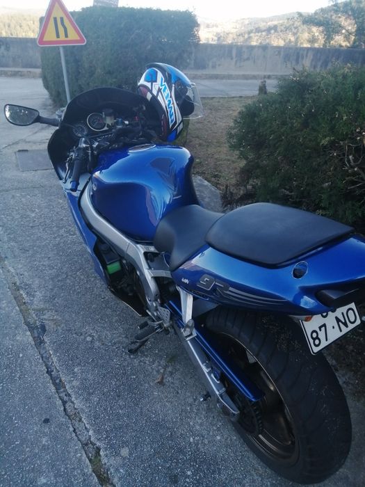 Kawasaki Ninja ZX9R