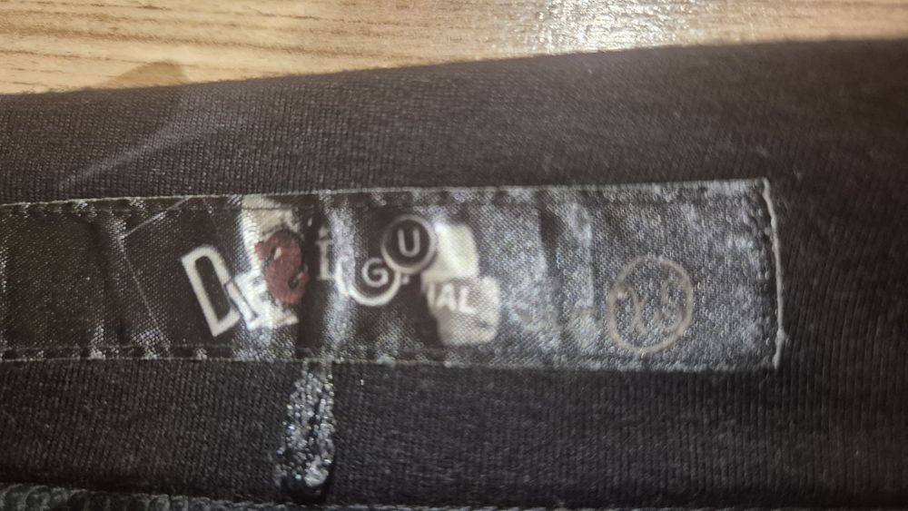 Desigual rozm XS kolorowa spódniczka czarna