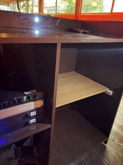 Cabine DJ lacada