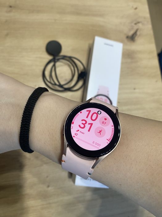 Samsung Galaxy Watch FE R861 różowy + ładowarka i pudełko