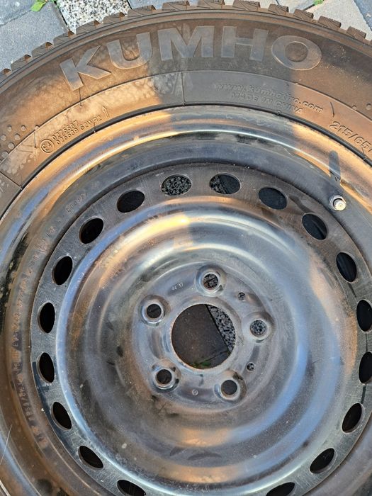 Opony 215/65/16 Zima KUMHO WinterCraft Wp51