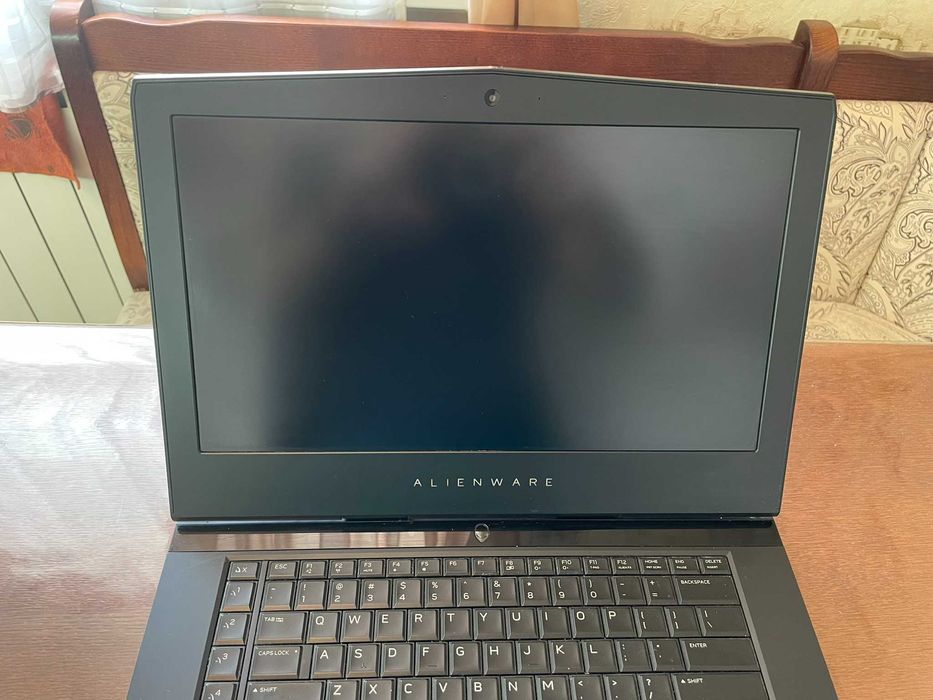 Ноутбук 15" FHD Alienware 15 R4 (I7-8750H/16Gb/SSD256+HDD 1Tb/GTX1070)