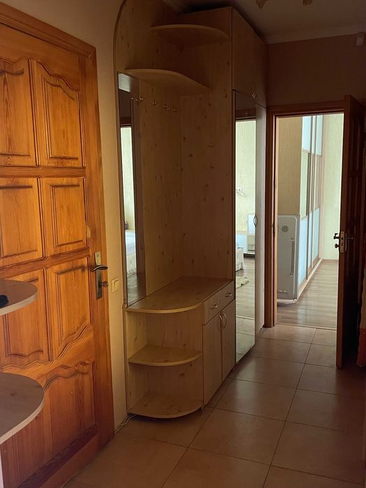 Здається  двух кімнатна  квартира масив Радужний