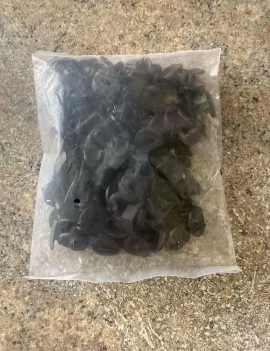 Защелка клипса пистон Peugeot Citroen  вантажівок