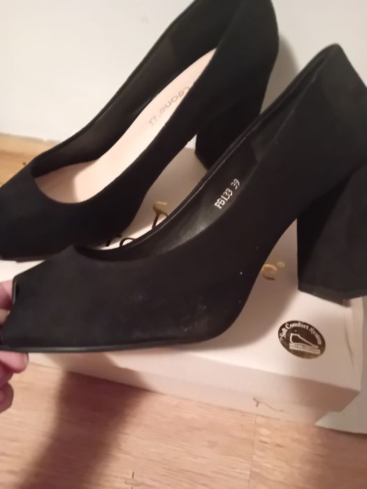 Buty na obcasie czarne