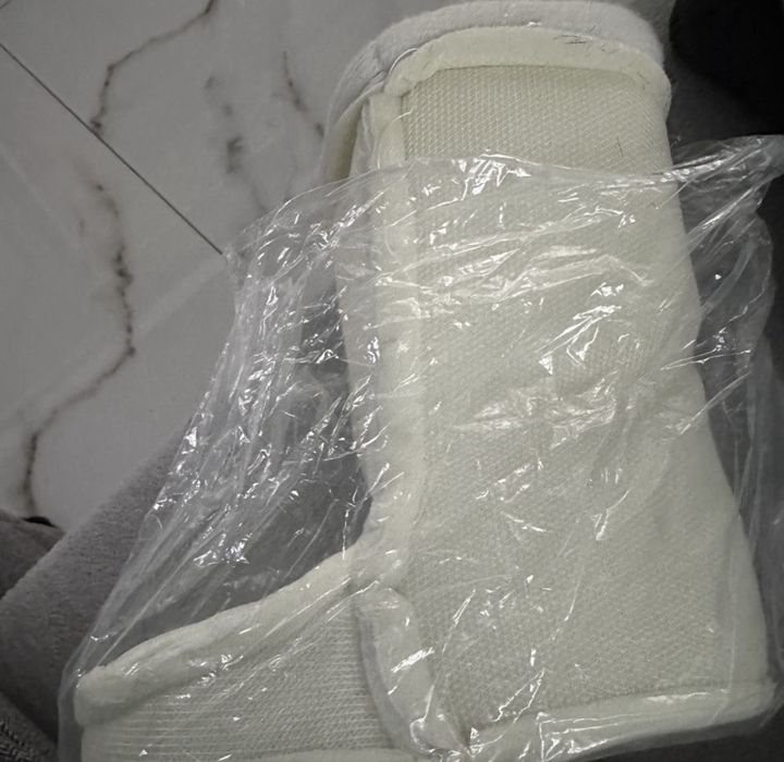 Moon Boot з написом NORTH STAR. Б/у