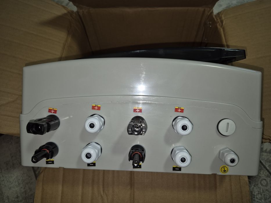 Розподільна коробка водонепроникна  для сонячних панелей 1, -2 входи 3