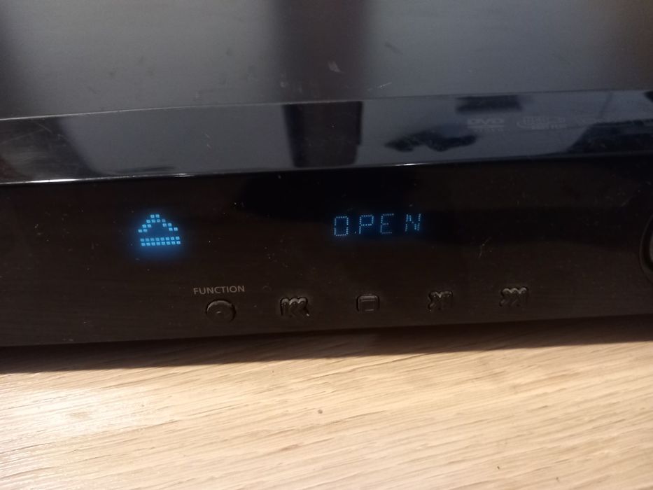 Amplituner z odtwarzaczem DVD do kina domowego Samsung