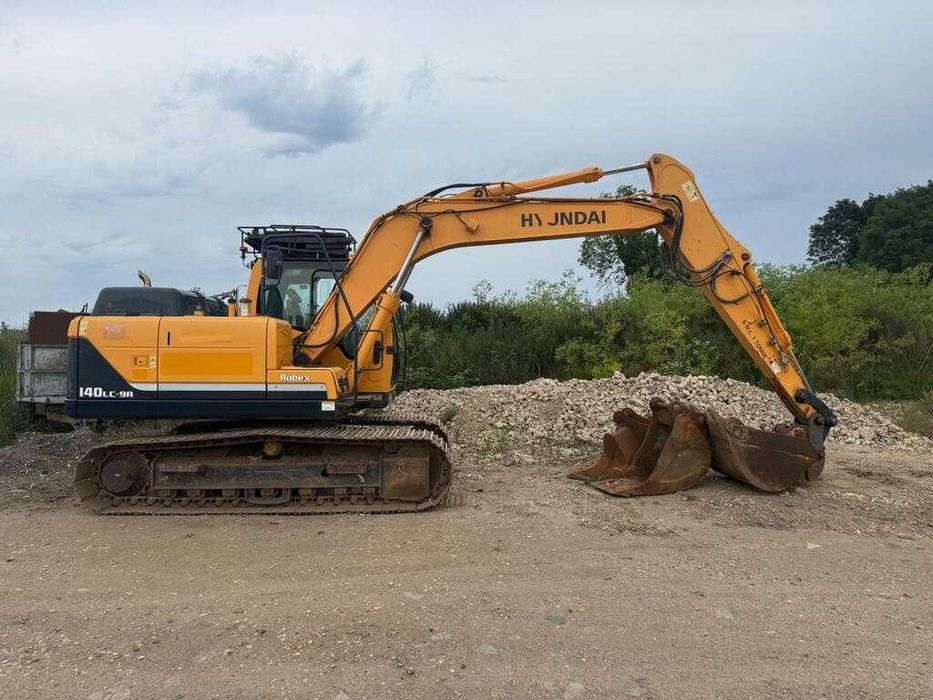 Гусеничний екскаватор Hyundai Robex 140