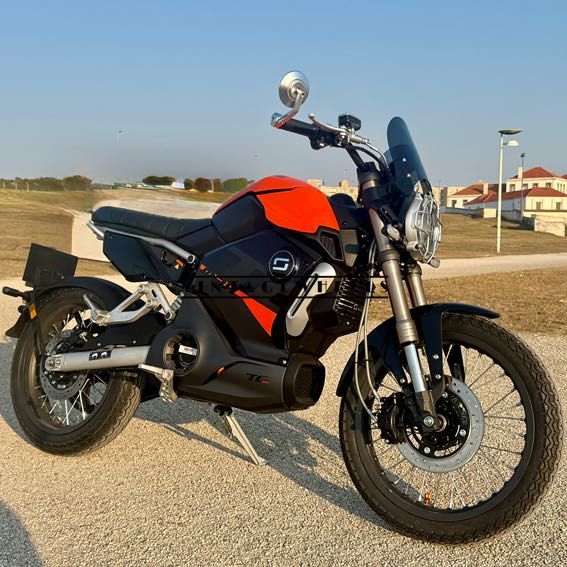 Super Soco TC Max – Elétrica | 2025 | Apenas 1.000 km | IVA dedutivel
