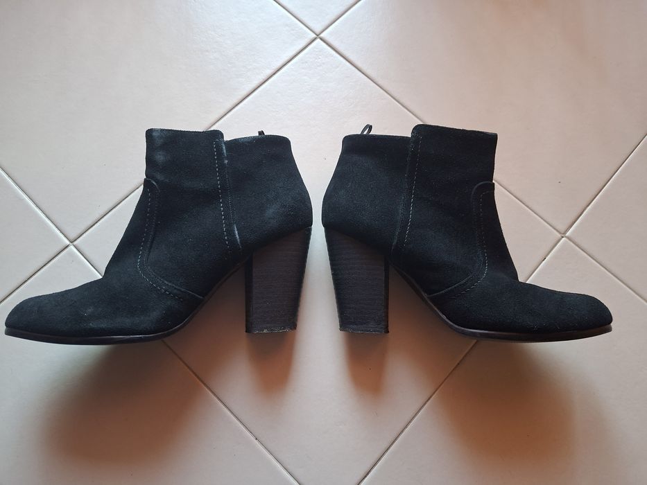 Botins pretos camurça