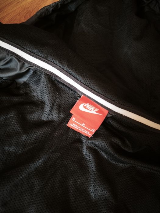 Чоловіча вітровка Nike Windrunner