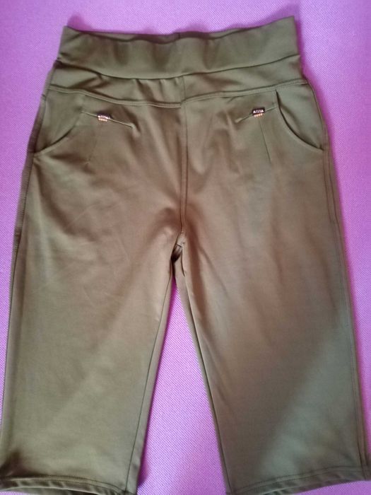 Продам гарну футболку XL  і бріджі