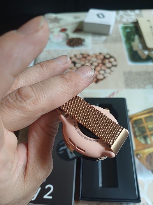 Sprzedam damski nowy smartwatch