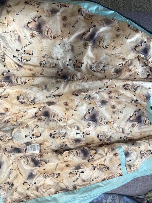 Демісезонне жіноче пальто мало вживане