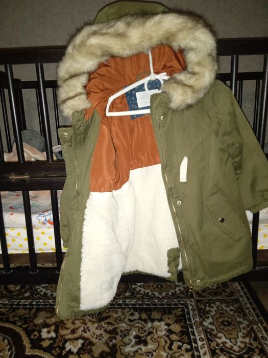 Куртка zara на дівчинку 98-104