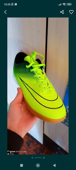продам футзалки найк в дуже гарному стані на фото видно розмір(45)-по