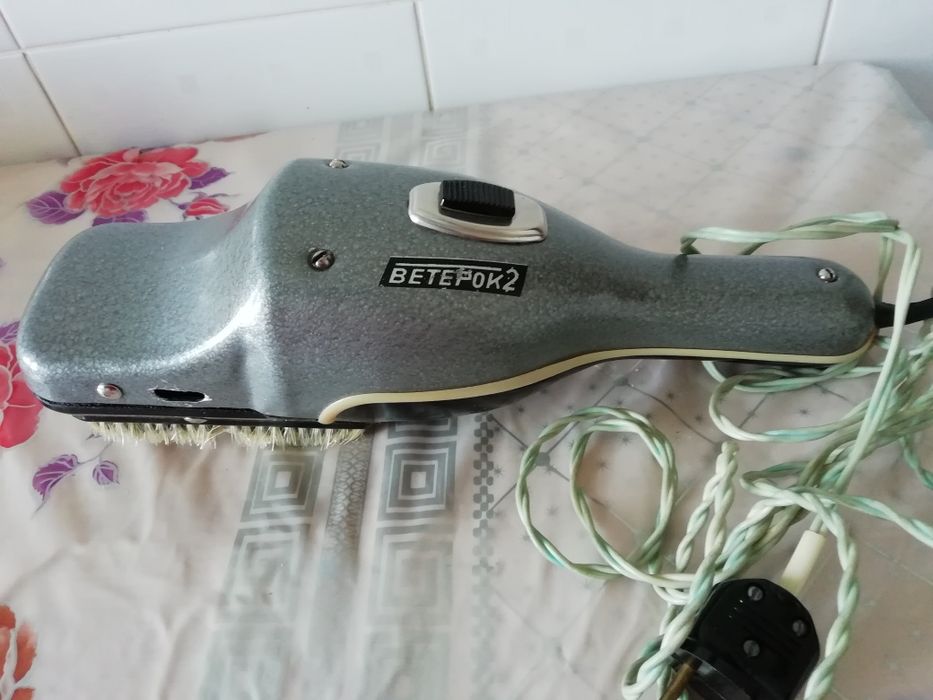 Ручний пилосос ще радянського періоду