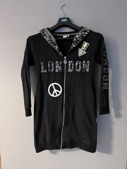 Długa bluza z kapturem