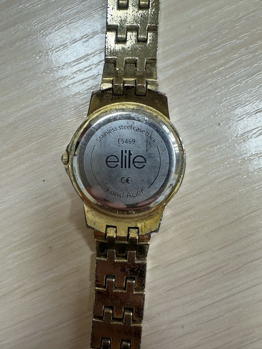 Продам годинник elite