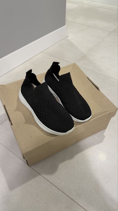 Кросівки на дівчинку