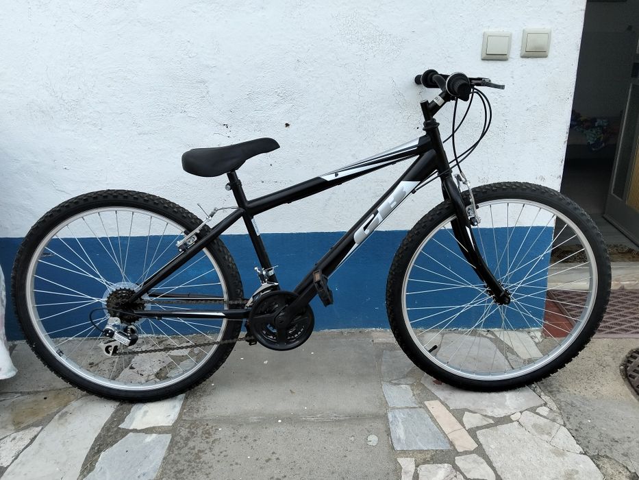 Bicicleta média usada 3 vezes ( nova)