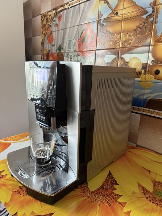 Кавомашина Delonghi Perfecta Cappuccino+молочник