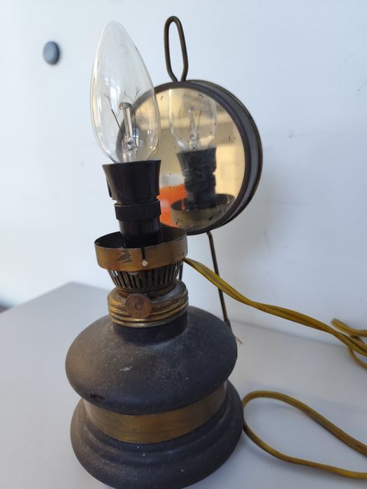 Lampka elektryczna przerobiona lampa naftowa