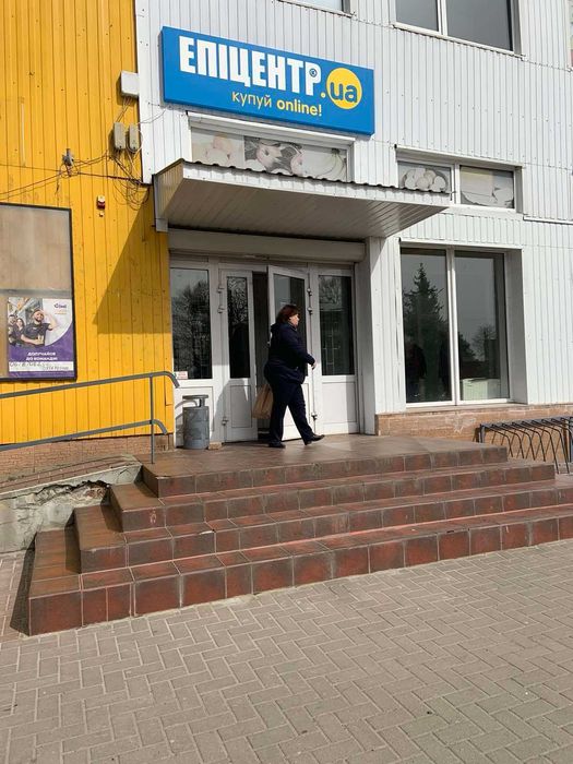 Оренда торгового приміщення смт.Маневичі 60 кв.м-500 грн/кв.м