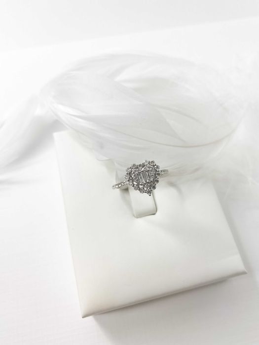 Pierścionek z diamentami Serce 0.56 CT
