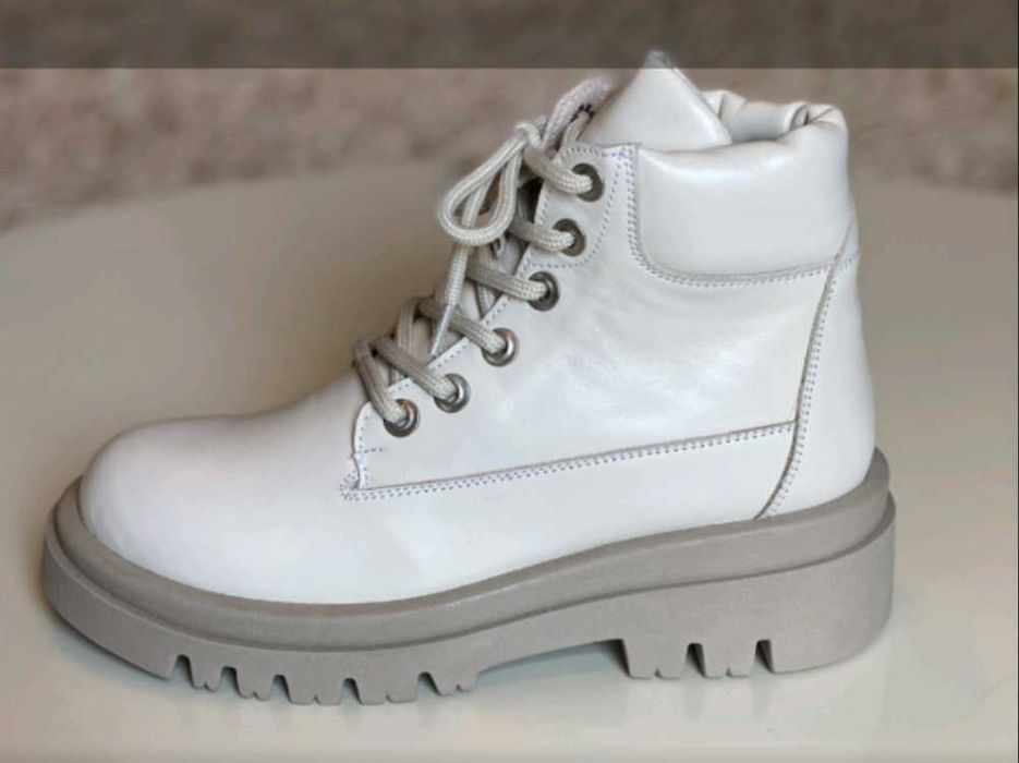 женские зимние спортивные кроссовки ботинки