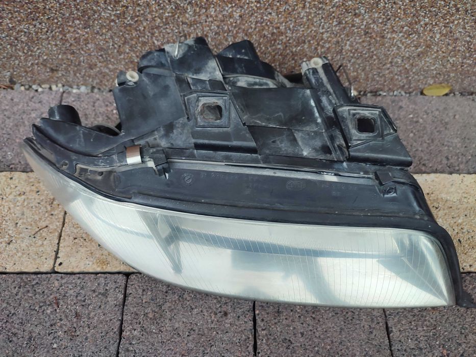 Lampa Przednia Prawa Hella Audi A6 C5 2000r