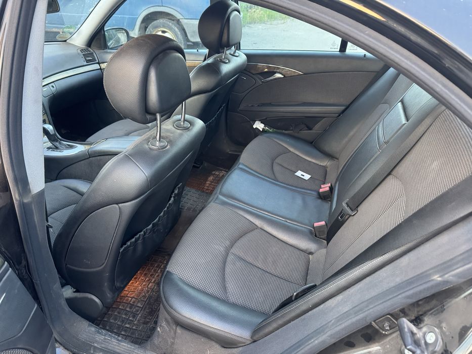 Mercedes e class w211