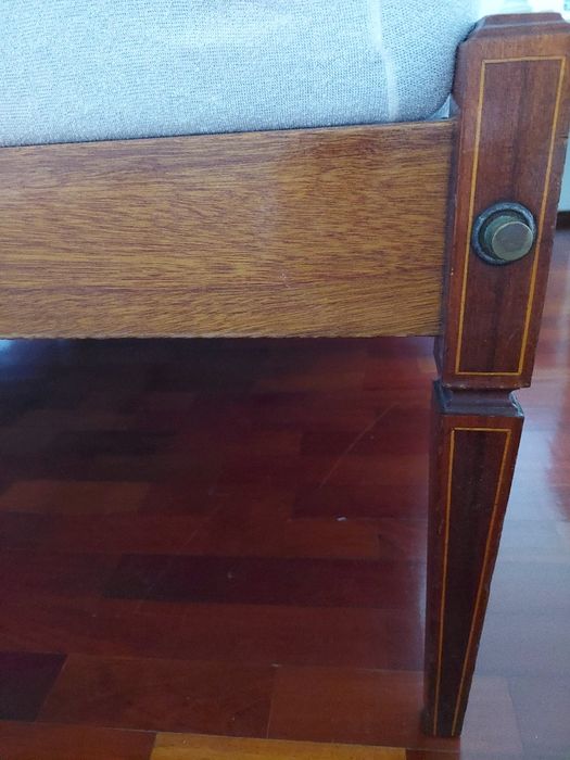 Cama em mogno estilo Quen Anne