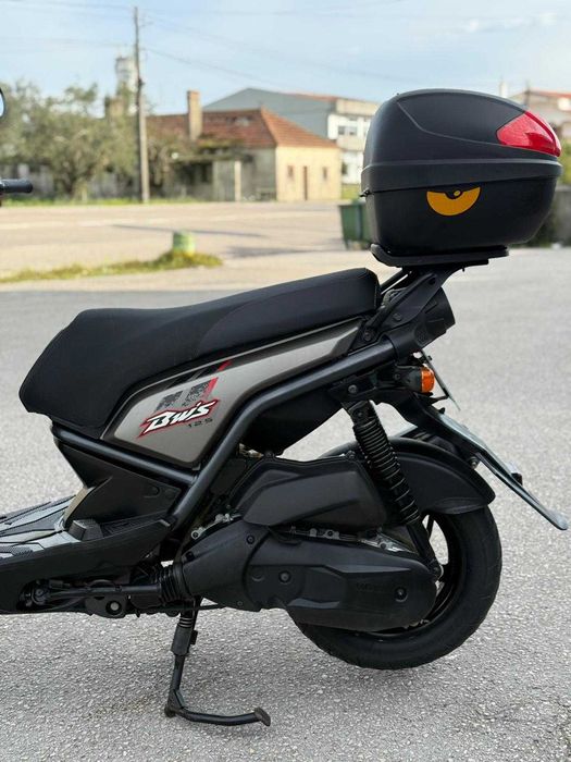Yamaha BWS 125 com topcase