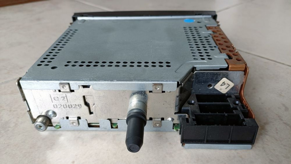 Radio original de peugeot 206 HDI de 2001