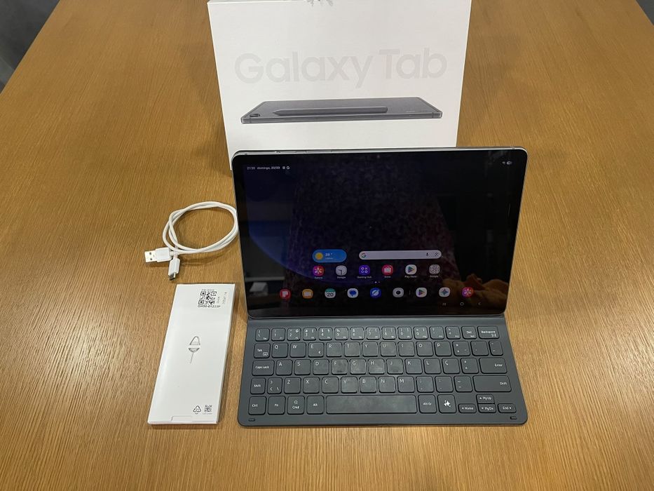 Samsung tab s9 Fe + extras