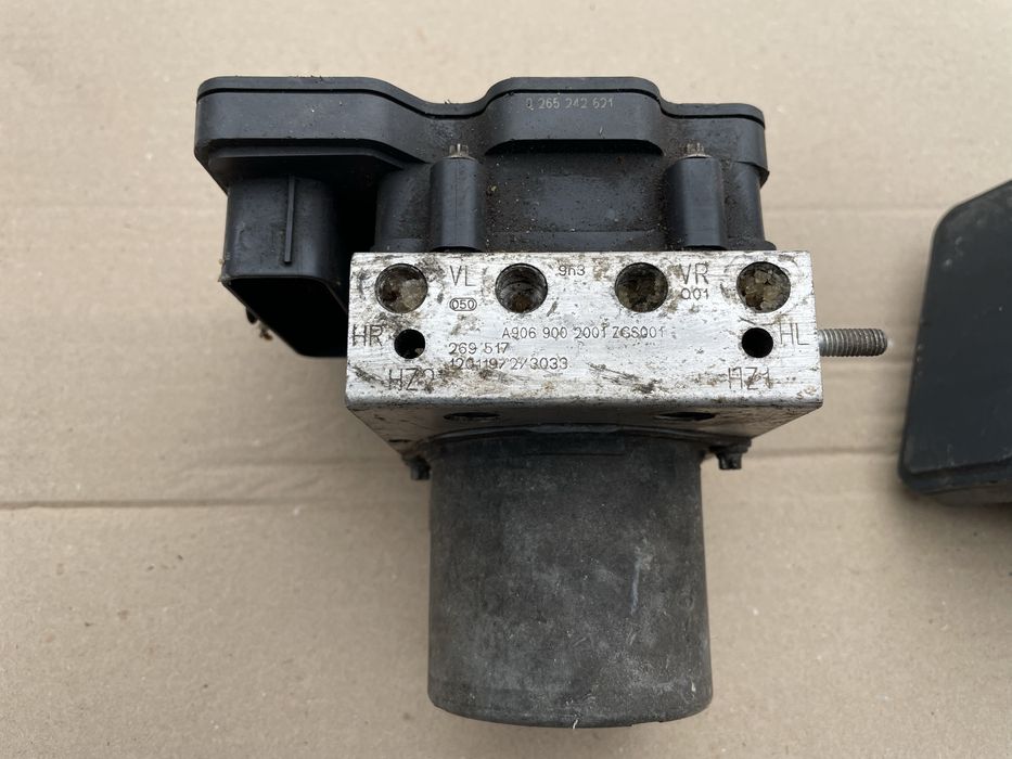 Блок ABS на Mercedes-Benz Sprinter W906