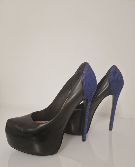 Sprzedam szpilki KAZAR czarno chabrowe