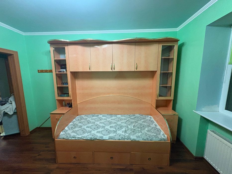 Меблі в кімнату стінка ліжко шафа матрас