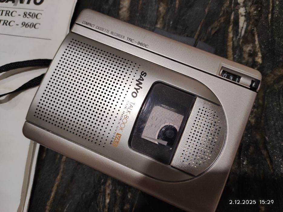 Walkman Sanyo TRC-960C dyktafon po wystawowy.