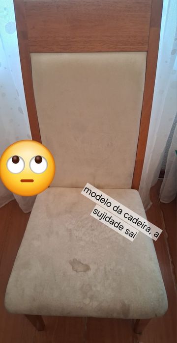 Mesa de sala com 4 cadeiras
