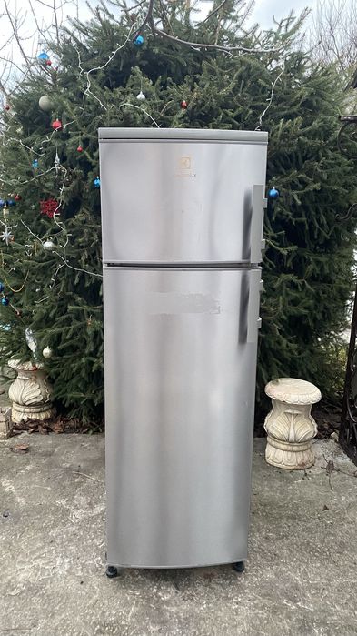 Холодильник Electrolux EJ2801AOX2