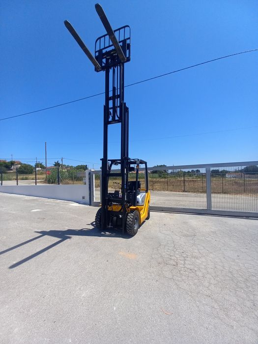 Empilhador 2.5Ton motor Yanmar