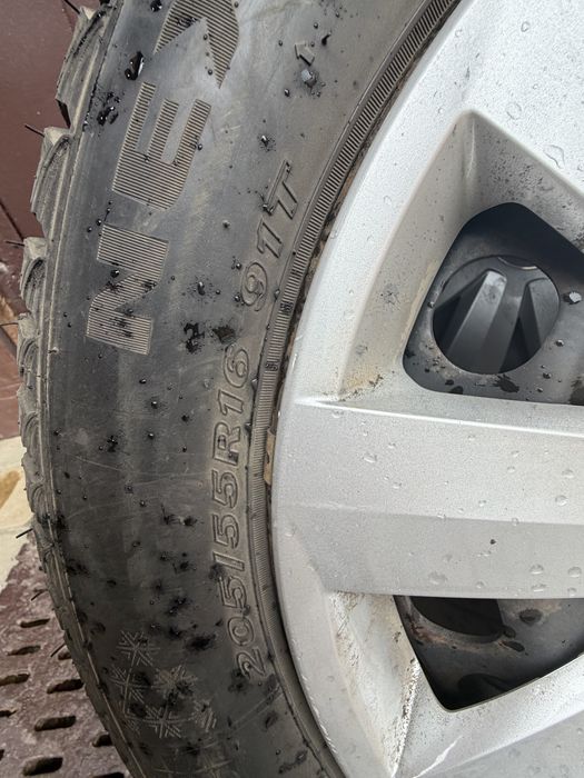 Зимові шини Nexen 205/55R16 - 2023 року + диски та ковпаки