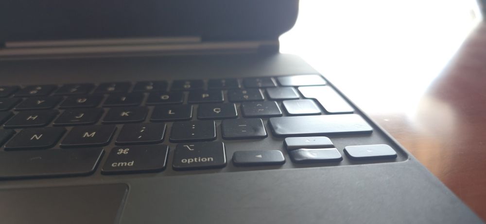 Magic Keyboard for 12.9-inch iPad Pro (in good condition)63824218487809122