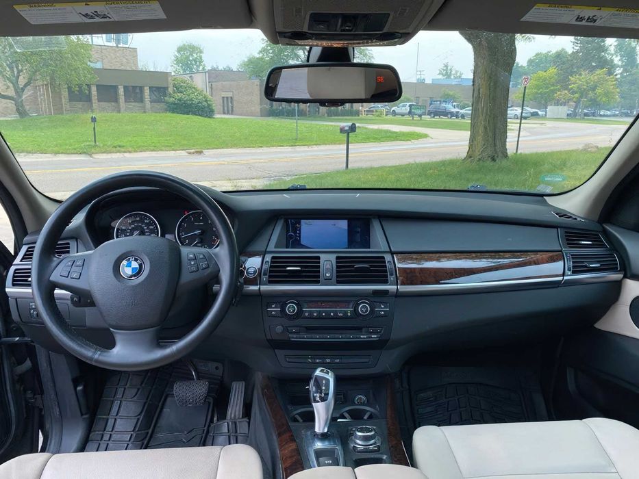BMW X5 xDrive35i Sport Activity      2011