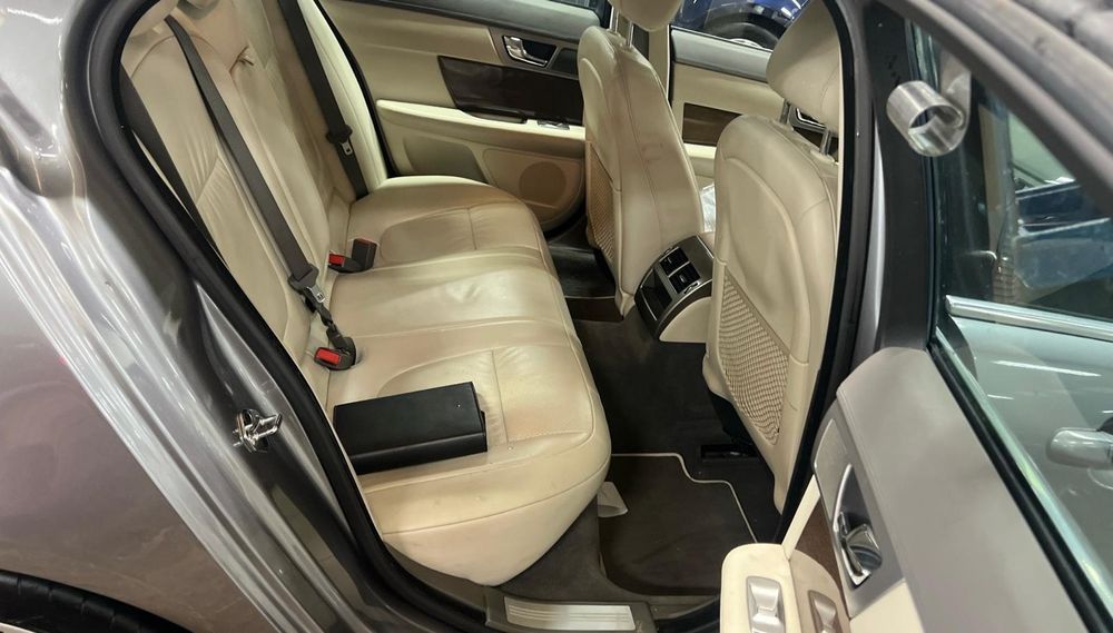 Jaguar XF V6 3.0 inglês completo e 100% funcional