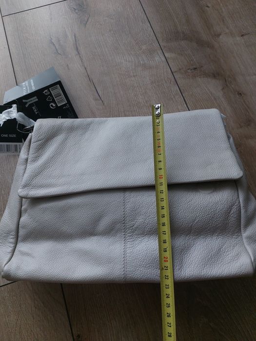 Torebka skórzana jasno beżowa