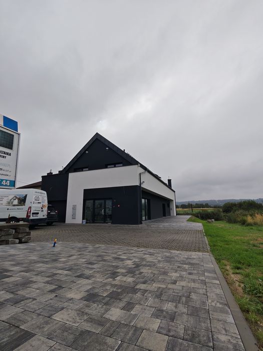 Do wynajęcia  lokal z witryną  parter  160 m pod sklep , firme ,biura